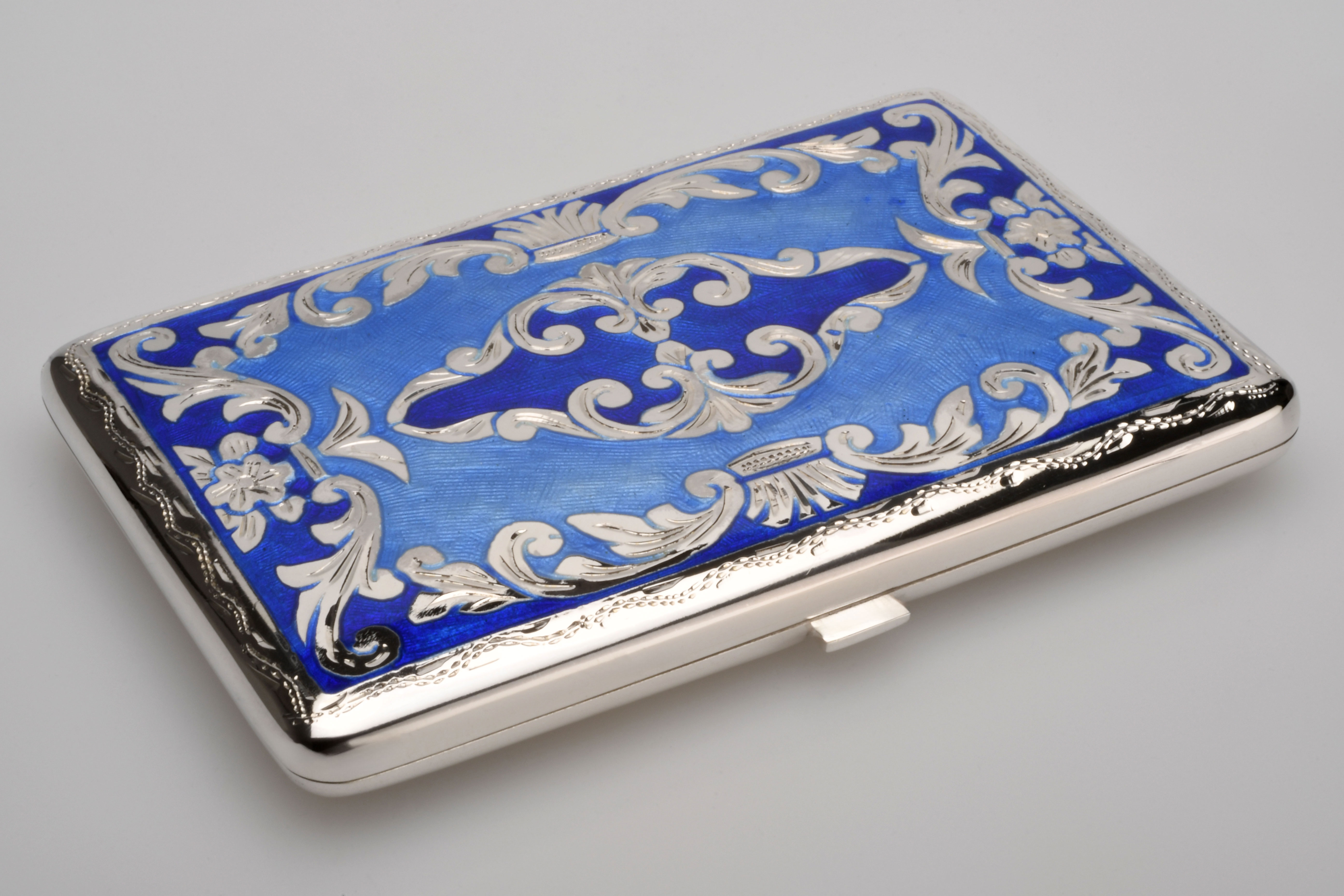 Sillem´s Zigarettenetui für 6 Zigaretten, Handgraviert - Sterling Silber Emaille Blau Sillem´s Zigarettenetui für 6 Zigaretten, Handgraviert - Sterling Silber Emaille Blau