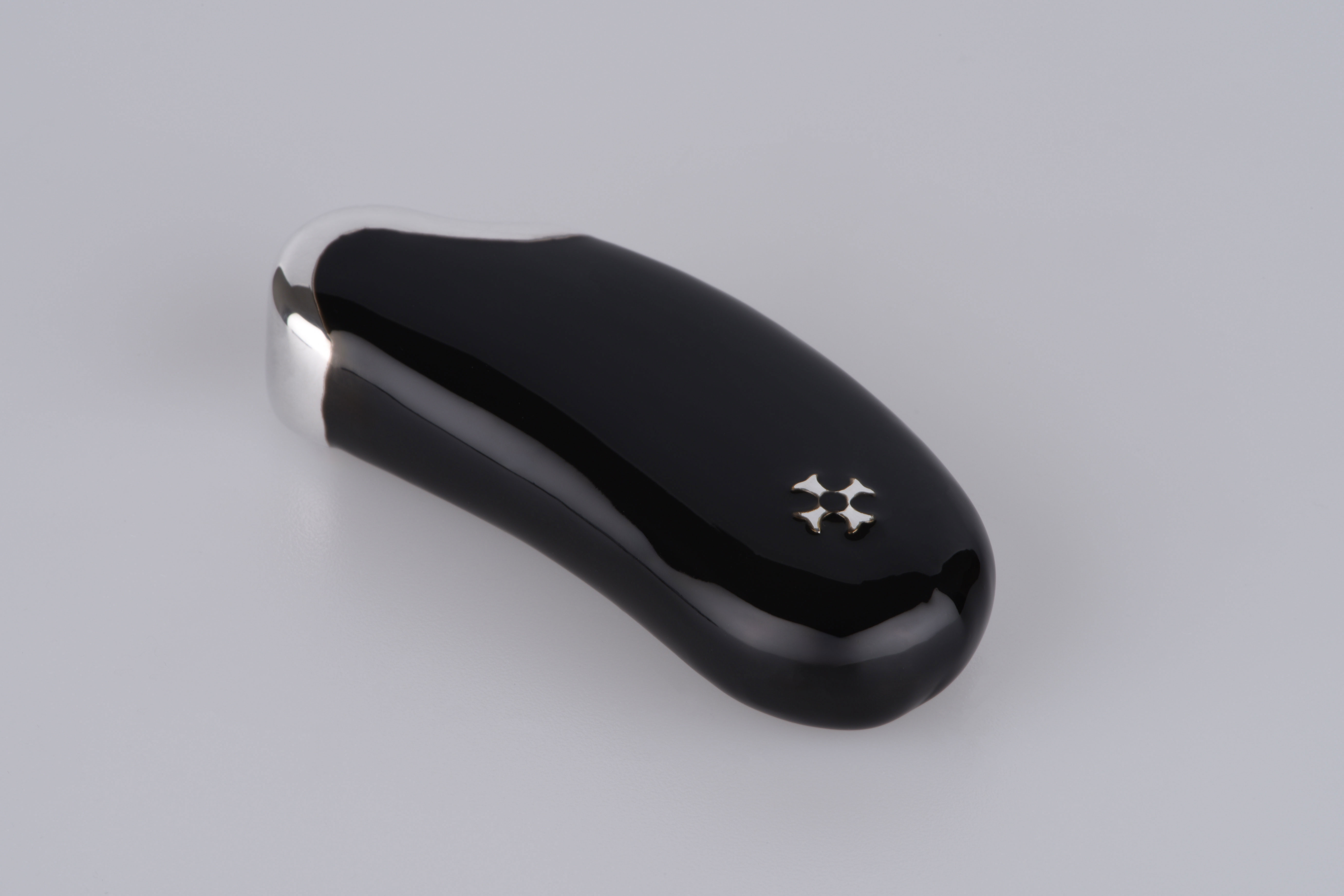 Sillem´s Mini BiC Hülle "Bohne" massive und schwere Ausführung- Sterling Silber Emaille Schwarz Sillem´s Mini BiC Hülle "Bohne" massive und schwere Ausführung- Sterling Silber Emaille Schwarz